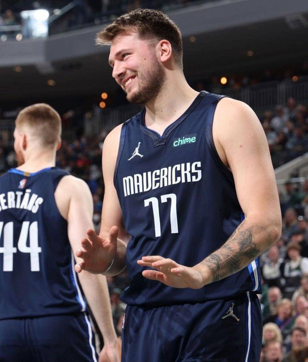 东契奇在IG比赛中问鼎冠军,战术调整引发热议!的简单介绍 东契奇在IG比赛中问鼎冠军,战术调整引发热议!的简单介绍