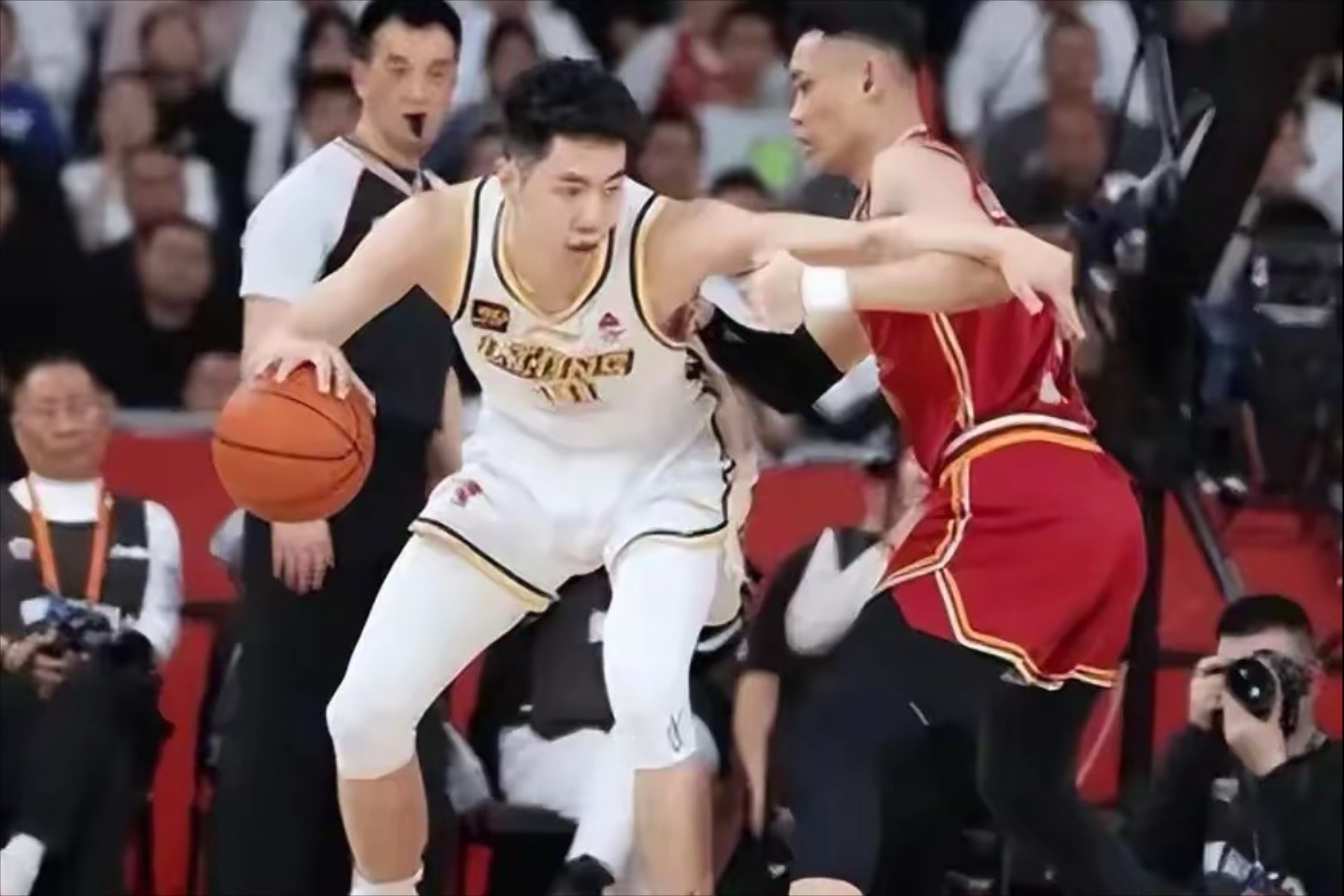 包含关键时刻浙江队备战CBA常规赛,篮板制胜细节曝光,引发热议,高层口径保持一致的词条 包含关键时刻浙江队备战CBA常规赛,篮板制胜细节曝光,引发热议,高层口径保持一致的词条